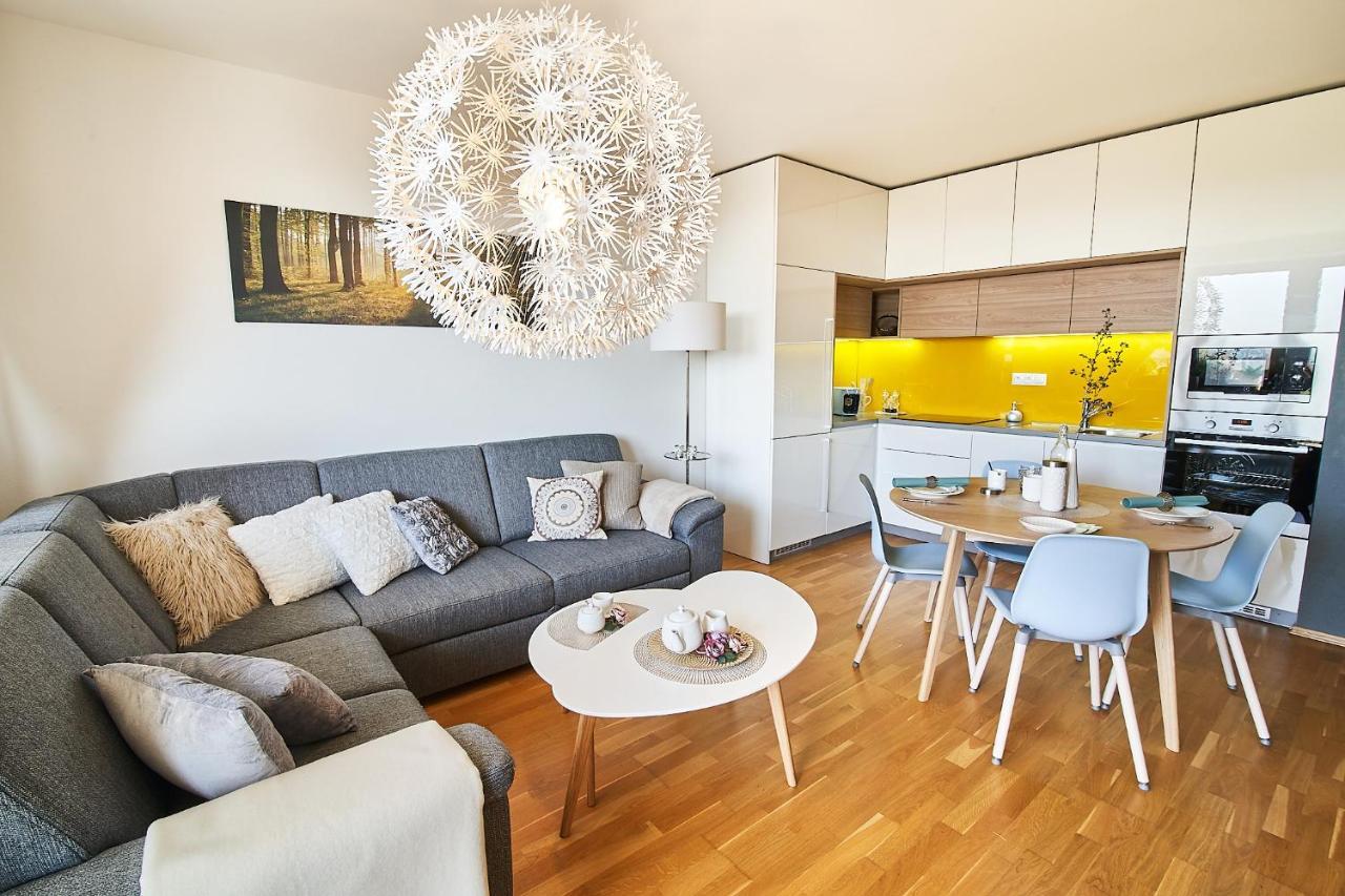Apartamento Ella Vel'ka Lomnica Exterior foto