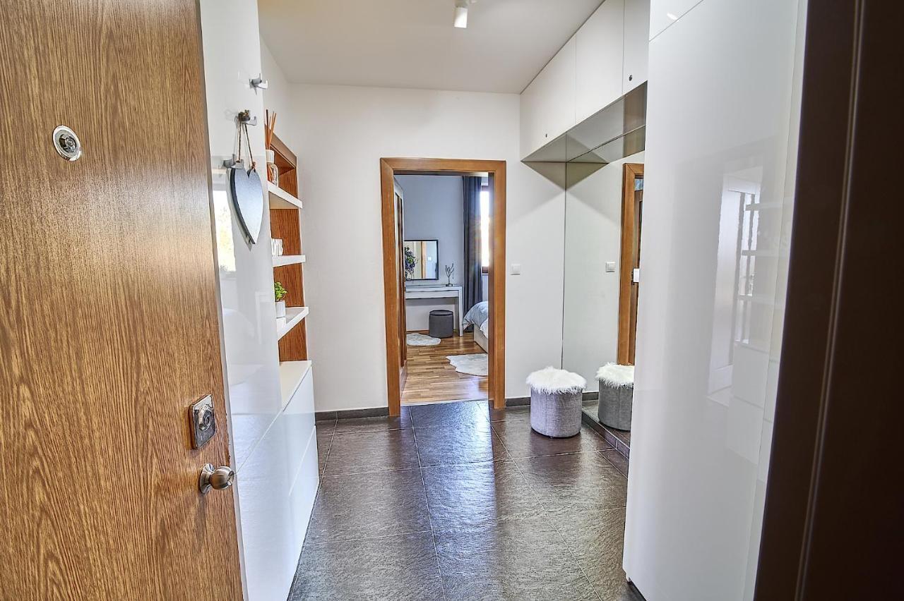 Apartamento Ella Vel'ka Lomnica Exterior foto